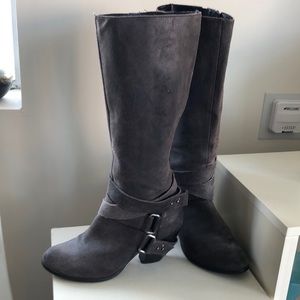 Fergie gray nubuck suede western style boots